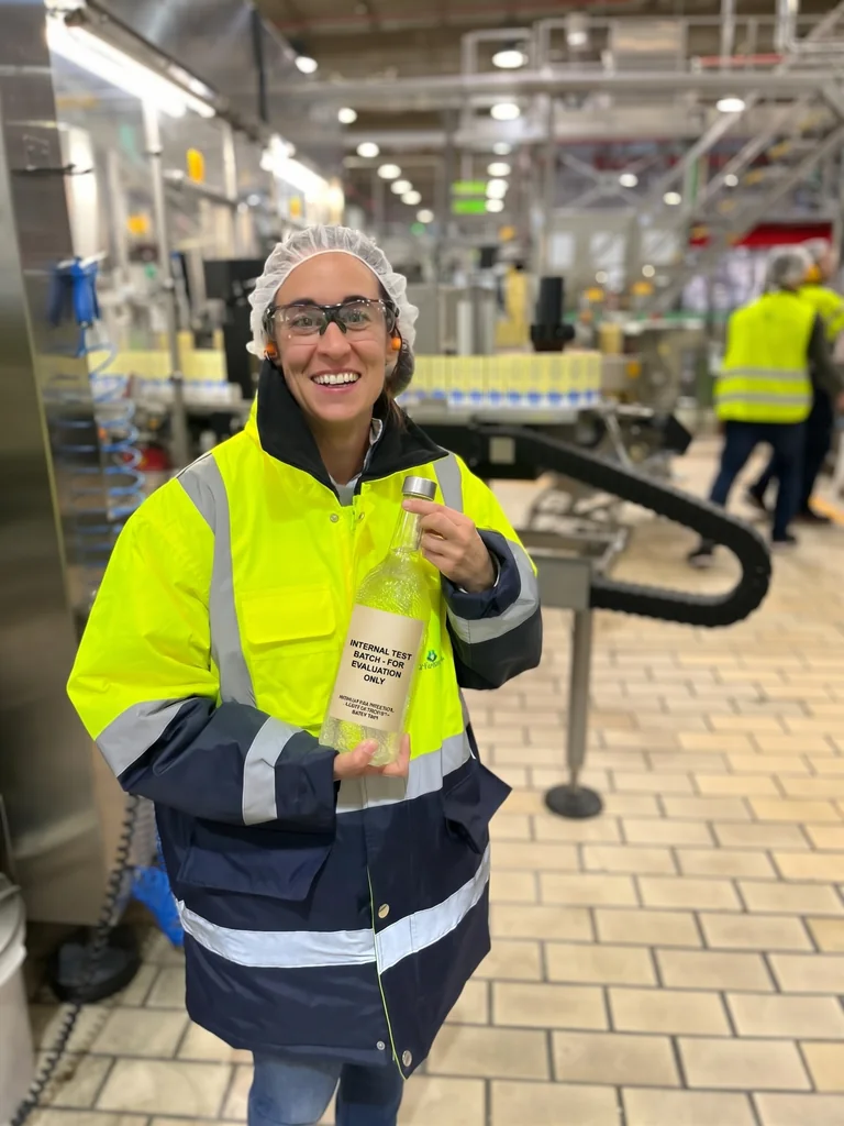 Elena Moliterni en una planta industrial